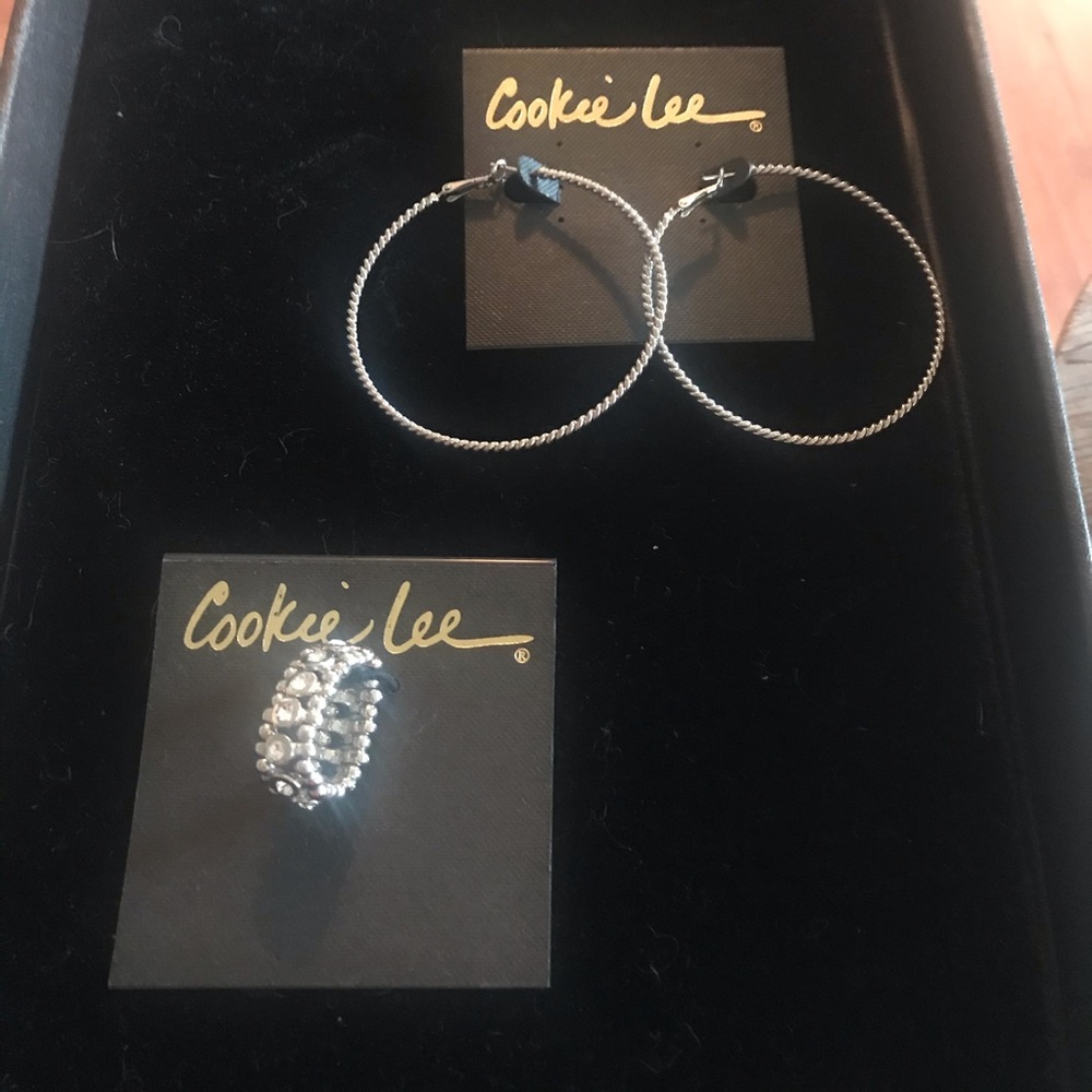 Cookie Leigh earrings and stretch ring NWT